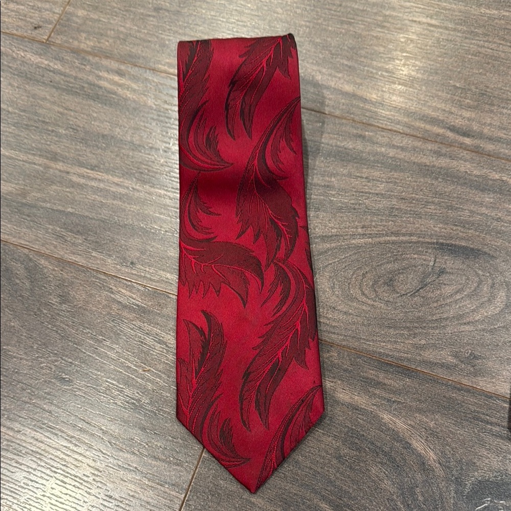 Wembley Red Tie with Elegant Swirling Design 6:1🎶